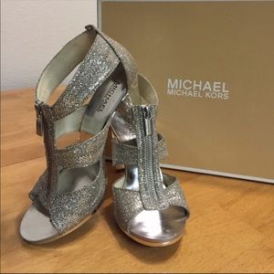 SOLD 🎊Michael kors heels